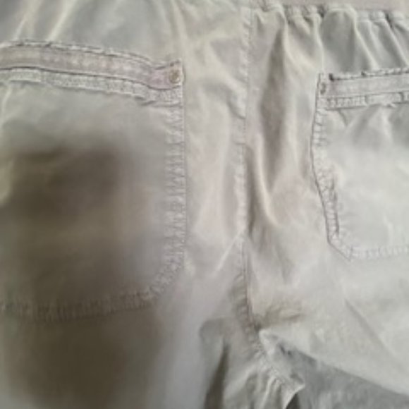 Aventura Relaxed Fit Grayish Green Cotton Pants - Size M - Picture 8 of 15